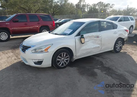 2015 Nissan Altima 2.5 S z USA, uszkodzony, nr VIN 1N4AL3AP3FC478242